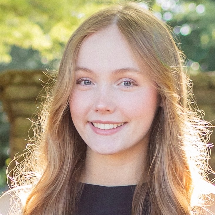Zara Russell Headshot